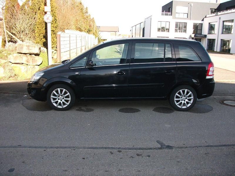 Gebraucht Opel Zafira 150 PS (110 kW) 2009 Schwarz Van / Kleinbus