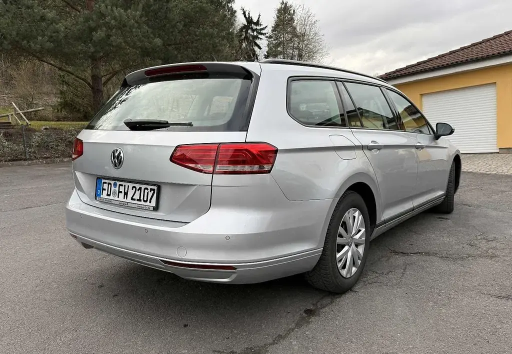 Gebraucht VW Passat 150 PS (110 kW) 2019 Silber Kombi