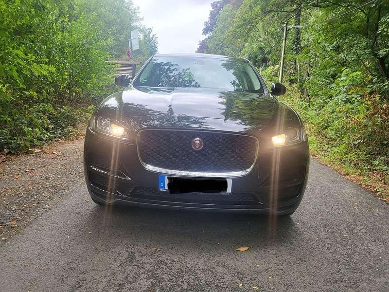 Gebraucht Jaguar F-Pace Pure 179 PS (131 kW) 2020 Schwarz SUV