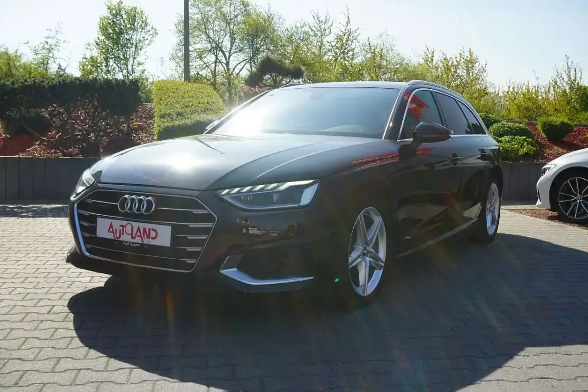 Gebraucht Audi A4 Ambiente 190 PS (139 kW) 2020 Brillant schwarz Kombi
