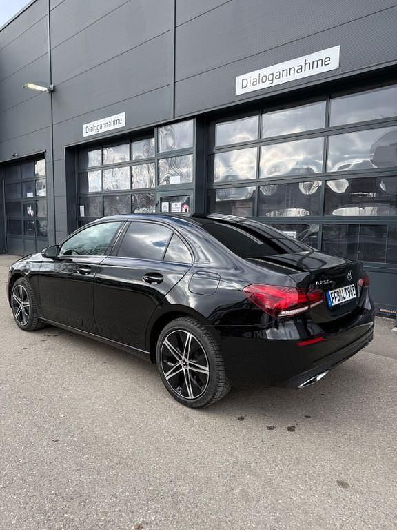 Gebraucht Mercedes A250 Night 160 PS (117 kW) 2022 Schwarz Limousine