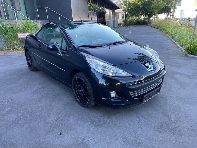 Schwarz Gebraucht 2010 Peugeot 207 CC Platinum Cabrio | 3.900 € (Guter Preis) - Bild 1/4