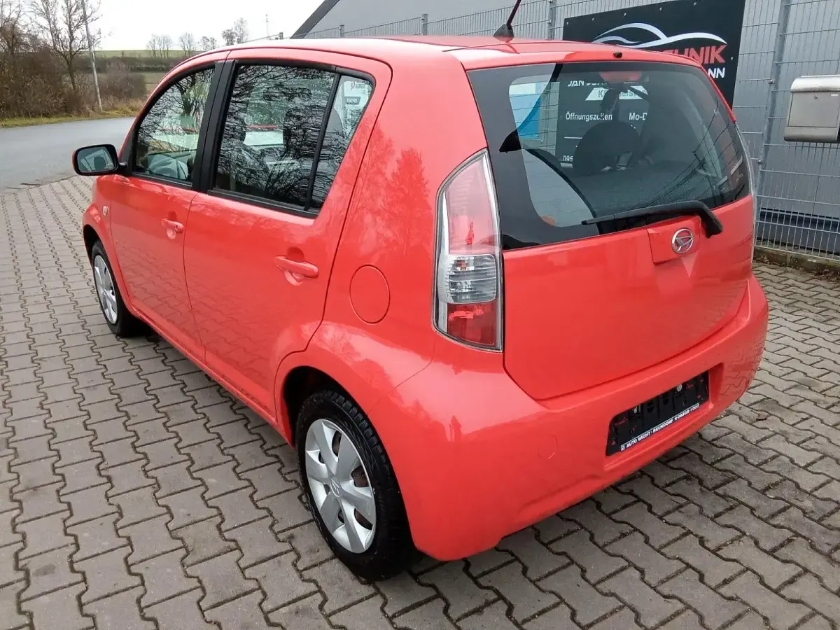 Gebraucht Daihatsu Sirion 69 PS (50 kW) 2008 Rot Kleinwagen