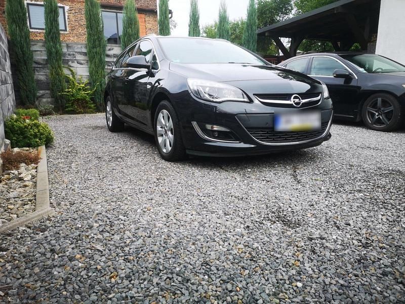 Gebraucht Opel Astra Exklusiv 120 PS (88 kW) 2014 Schwarz Kombi