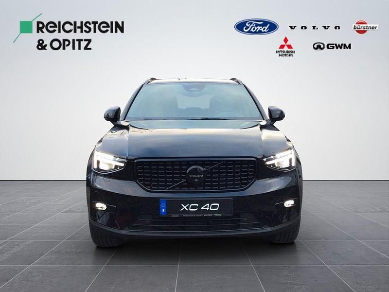 Neu Volvo XC40 Plus 163 PS (119 kW) 2025 Onyx black SUV