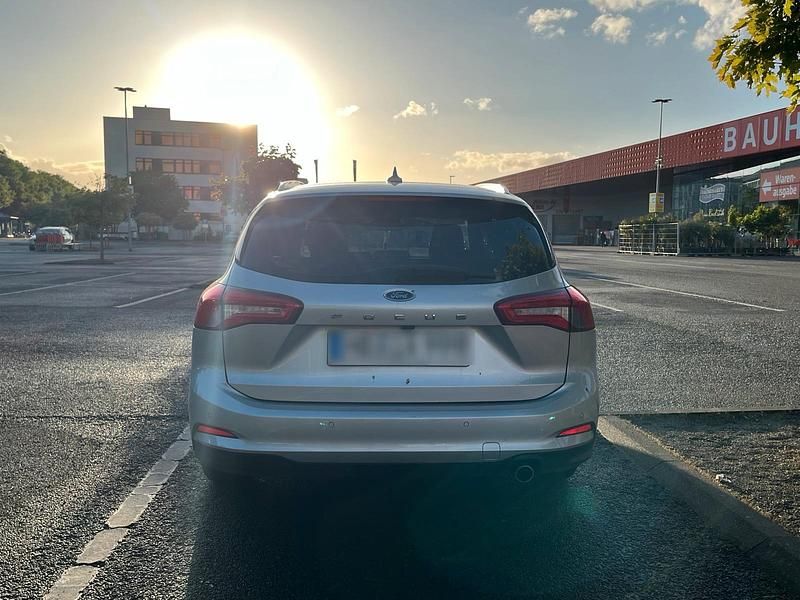Gebraucht Ford Focus 120 PS (88 kW) 2020 Silber Kombi