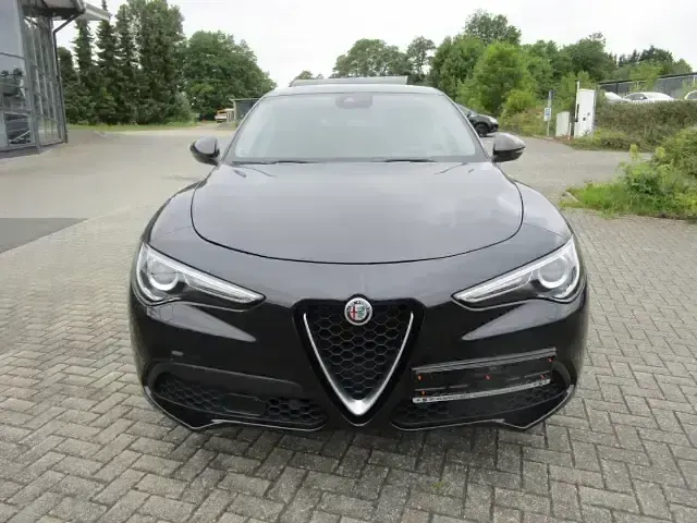 Gebraucht Alfa Romeo Stelvio Business 190 PS (139 kW) 2021 Colore esterno (metallic) SUV
