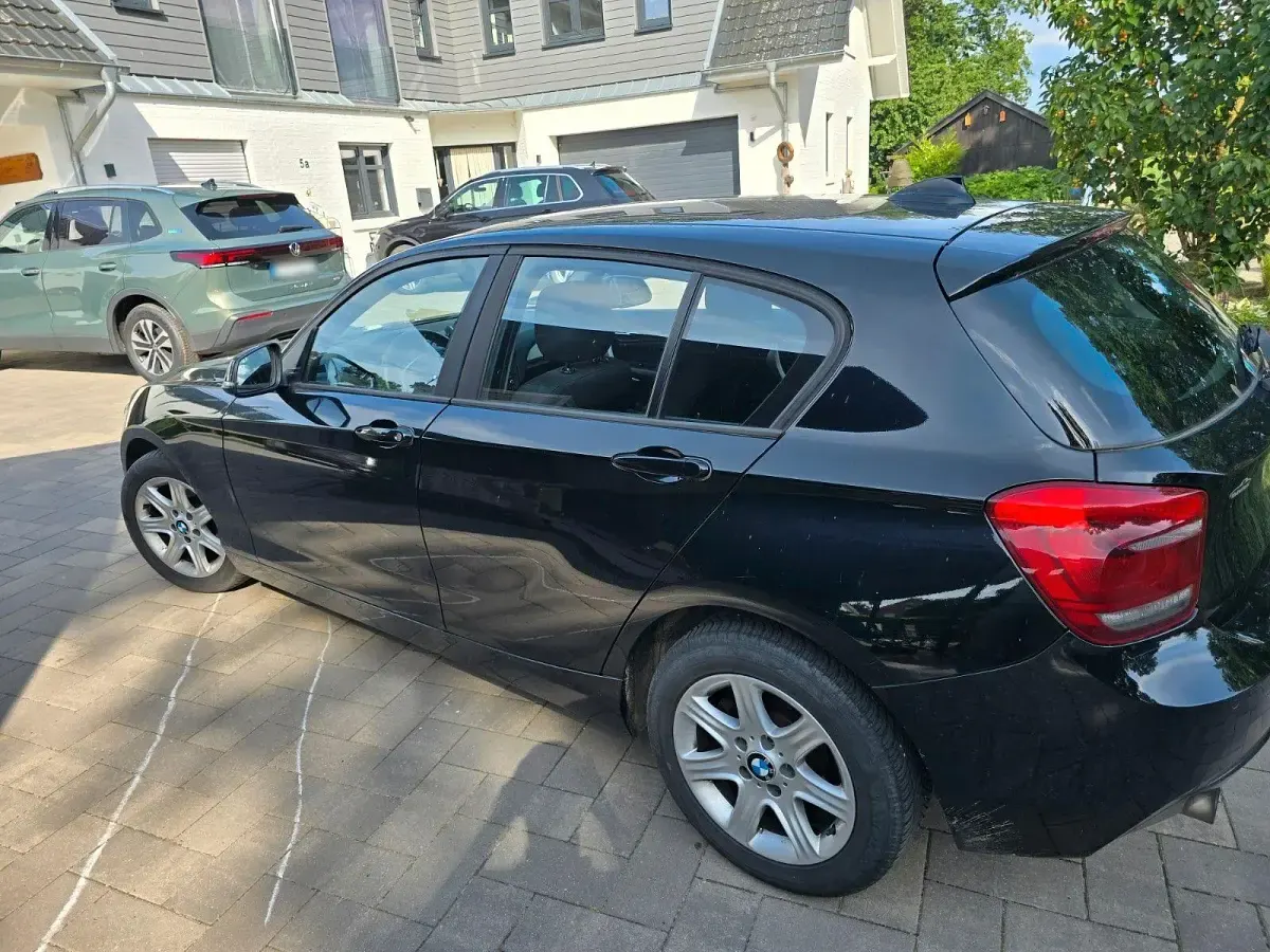 Gebraucht BMW 114 102 PS (75 kW) 2013 Schwarz Kleinwagen