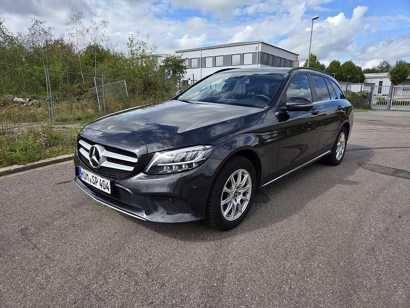 Grau Gebraucht 2019 Mercedes C200 Kombi | 18.850 € (Fairer Preis) - Bild 1/4