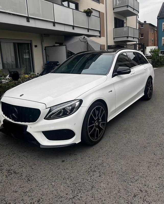 Weiß Gebraucht 2017 Mercedes C43 AMG AMG Kombi | 28.500 € (Fairer Preis) - Bild 1/4