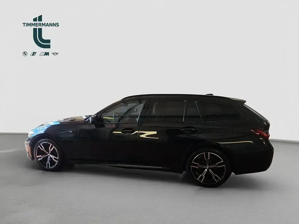 Gebraucht BMW 320 M Sport 190 PS (139 kW) 2025 Schwarz Kombi