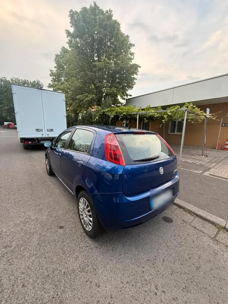 Gebraucht Fiat Punto 77 PS (56 kW) 2009 Blau Kleinwagen