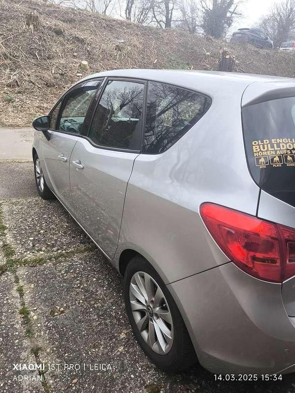 Gebraucht Opel Meriva Style 120 PS (88 kW) 2015 Silber Van / Kleinbus
