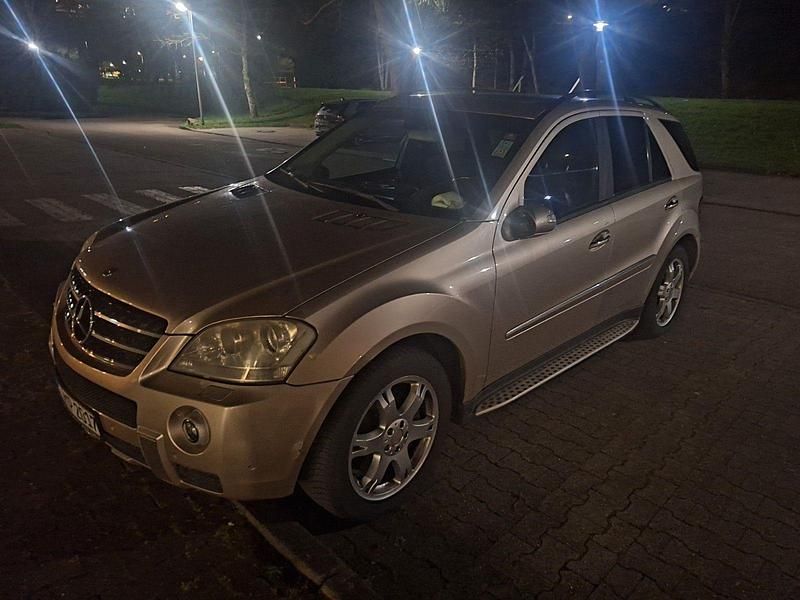 Gold Gebraucht 2005 Mercedes ML500 SUV | 8.550 € (Guter Preis) - Bild 1/4