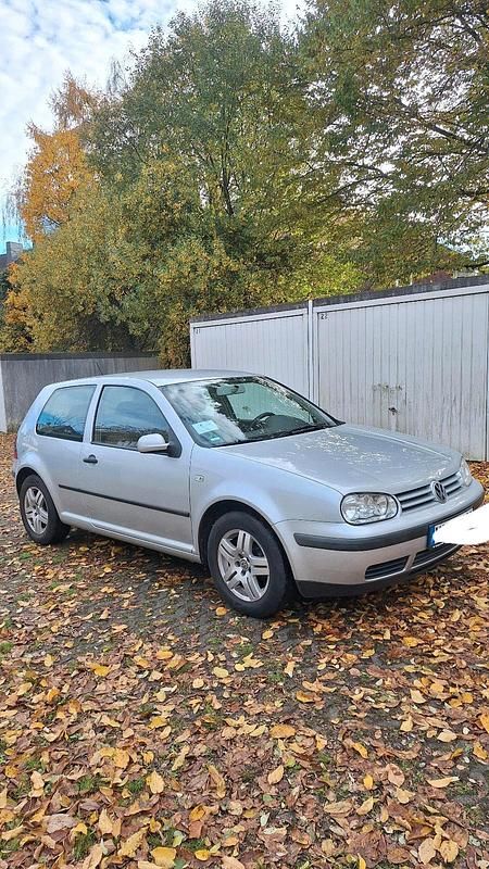 Silber Gebraucht 2001 VW Golf IV Kleinwagen | 1.650 € (Fairer Preis) - Bild 1/4