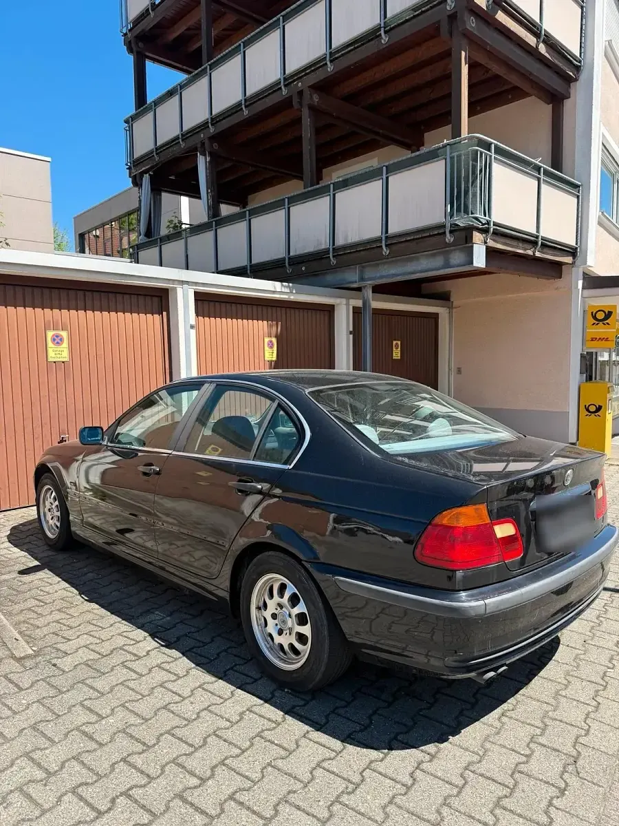 Gebraucht BMW 320 150 PS (110 kW) 1998 Schwarz Limousine