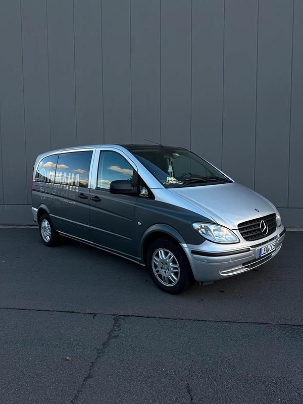 Silber Gebraucht 2009 Mercedes Vito Van / Kleinbus | 7.999 € (Guter Preis) - Bild 1/4