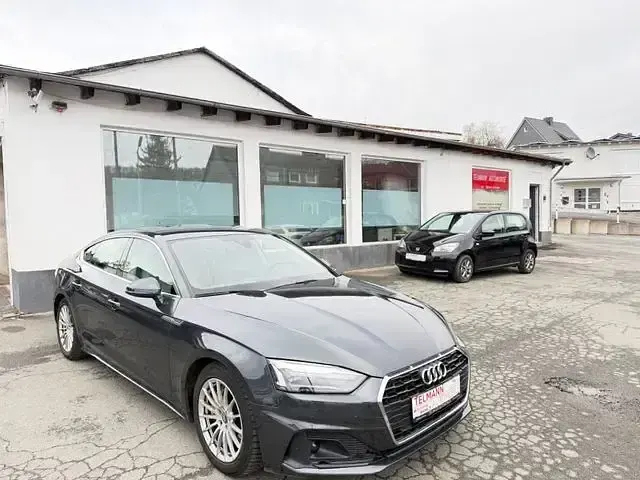 Gebraucht Audi A5 Sportback Sport 190 PS (139 kW) 2020 Manhattangrau metallic Kleinwagen