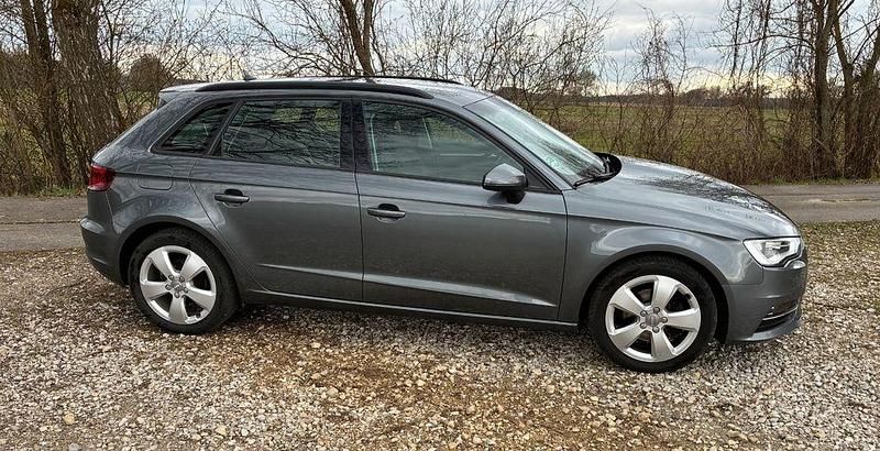 Gebraucht Audi A3 Ambiente 110 PS (80 kW) 2015 Grau Limousine