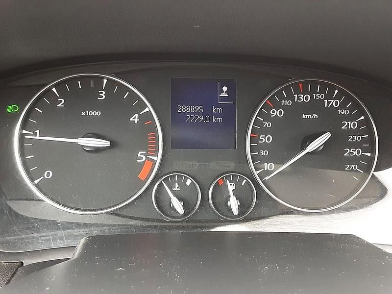 Gebraucht Renault Laguna GrandTour Expression 110 PS (80 kW) 2010 Grau Kombi