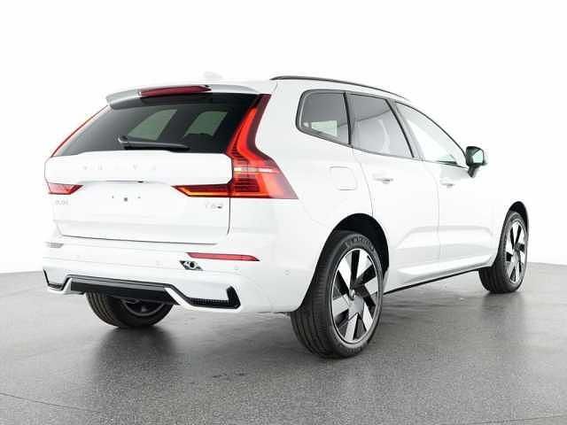 Gebraucht Volvo XC60 Plus 257 PS (189 kW) 2025 Crystal white SUV