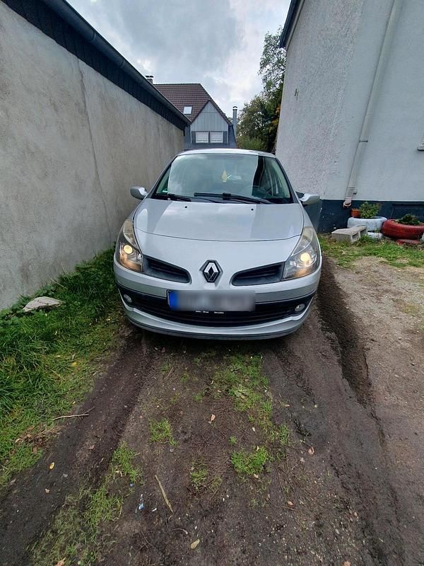 Silber Gebraucht 2008 Renault Clio II Kleinwagen | 3.700 € (Fairer Preis) - Bild 1/4