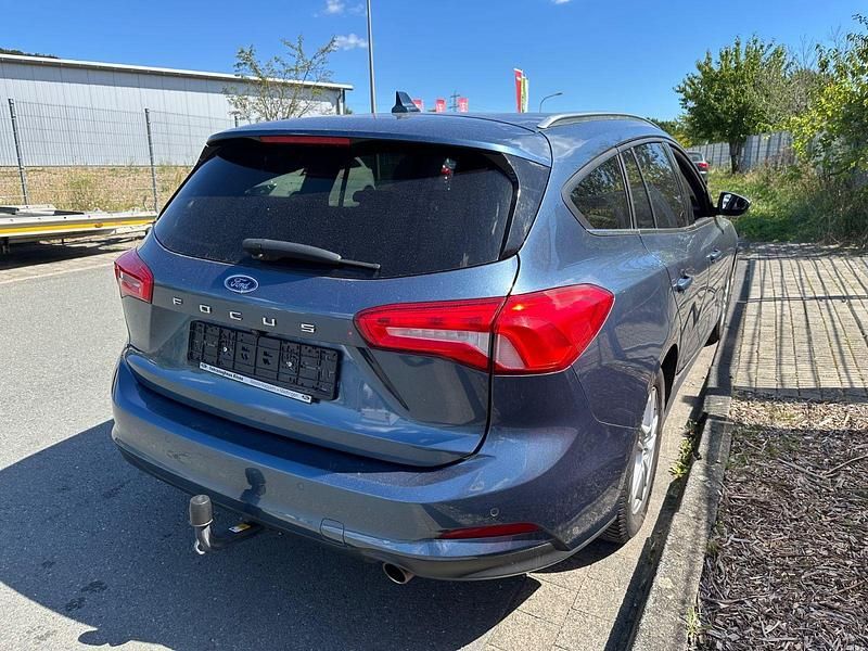 Gebraucht Ford Focus Cool & Connect 125 PS (91 kW) 2019 Blau Kombi