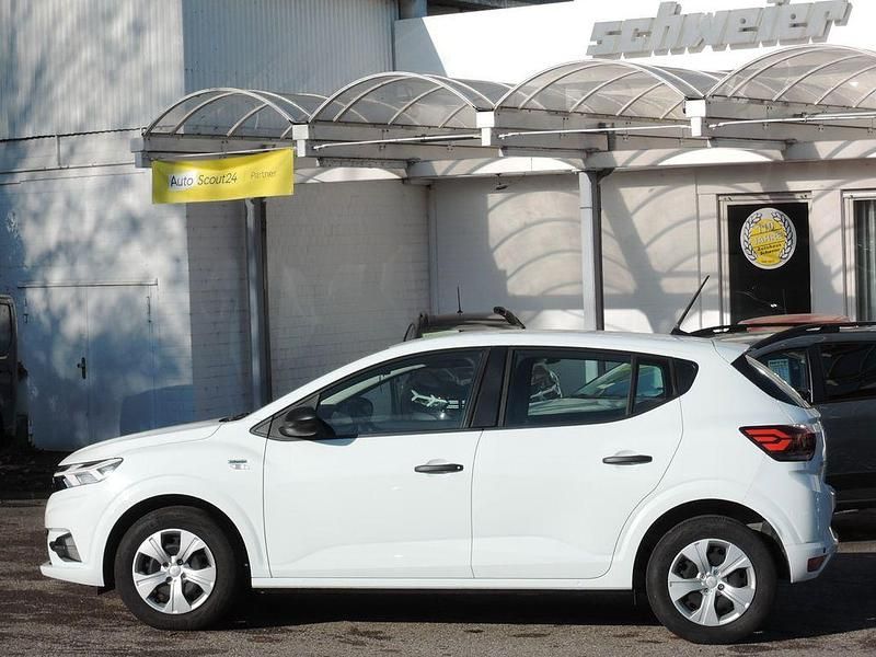 Gebraucht Dacia Sandero Essentiel 67 PS (49 kW) 2024 Weiß Limousine