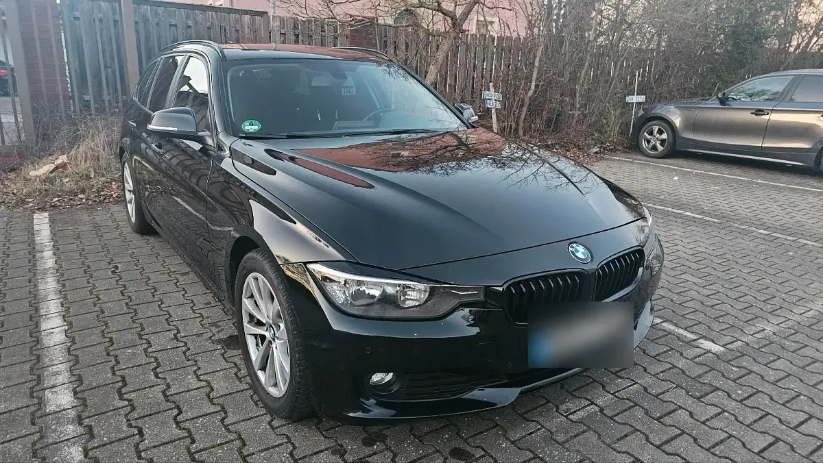 Gebraucht BMW 320 184 PS (135 kW) 2012 Schwarz Kombi