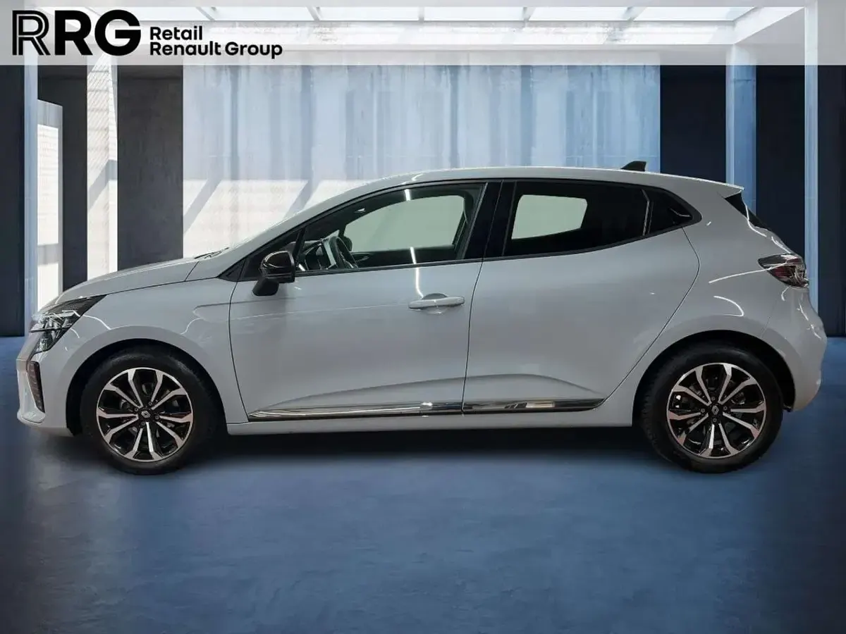 Gebraucht Renault Clio V Techno 91 PS (66 kW) 2025 Rafalegrau Limousine