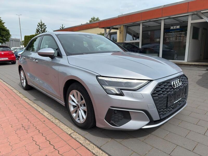 Silber Gebraucht 2021 Audi A3 Sportback Basis Limousine | 19.950 € (Guter Preis) - Bild 1/4