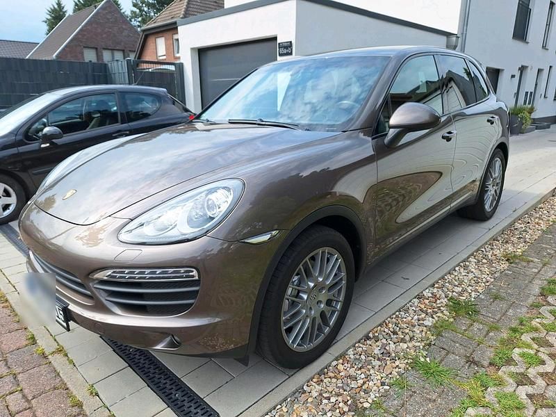 Braun Gebraucht 2011 Porsche Cayenne S SUV | 21.990 € (Fairer Preis) - Bild 1/4