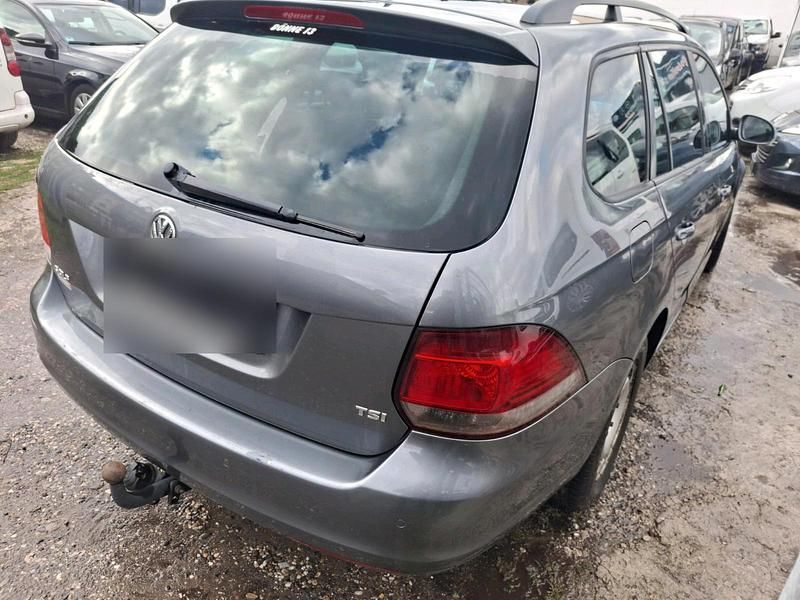 Gebraucht VW Golf VI 105 PS (77 kW) 2010 Grau Kleinwagen