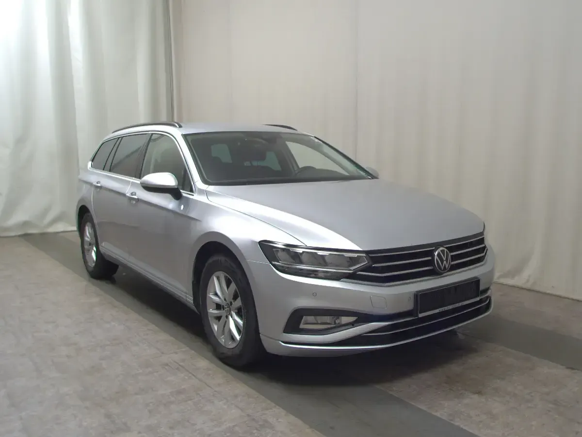 Gebraucht VW Passat Business 150 PS (110 kW) 2021 Silber Kombi