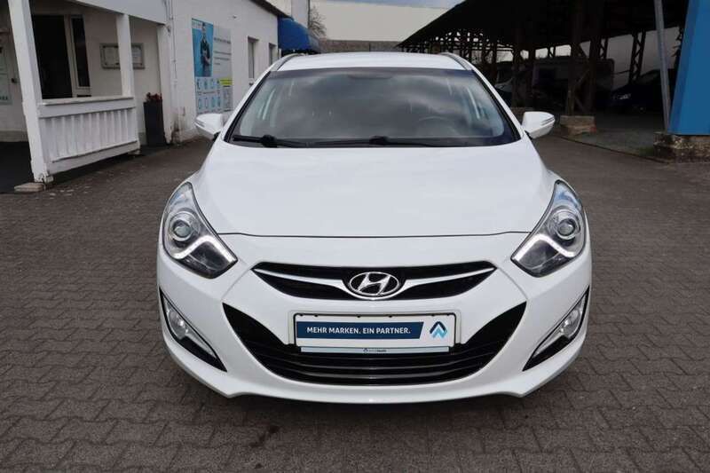 Gebraucht Hyundai i40 Edition 135 PS (99 kW) 2015 Creamy white Kombi