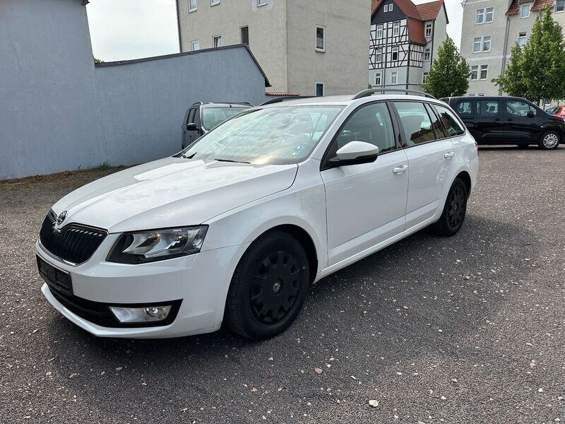 Weiß Gebraucht 2014 Skoda Octavia Ambition Kombi | 5.699 € (Guter Preis) - Bild 1/4