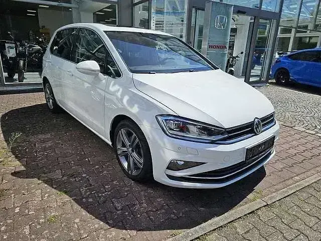 Gebraucht VW Golf VII Highline 150 PS (110 kW) 2018 Weiß Limousine