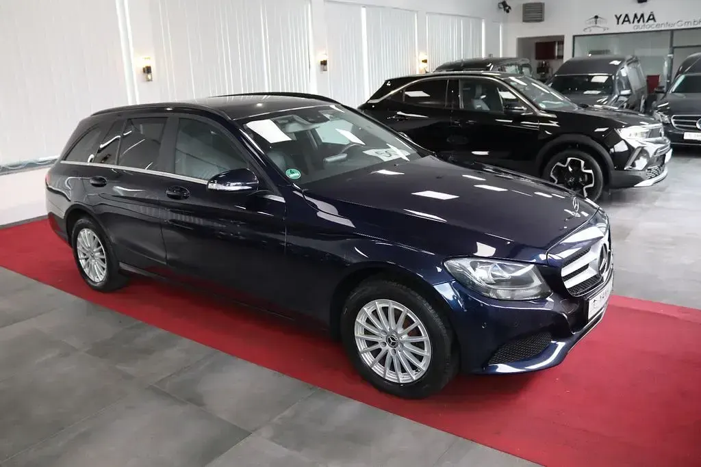 Gebraucht Mercedes C220 170 PS (125 kW) 2014 Blau Limousine