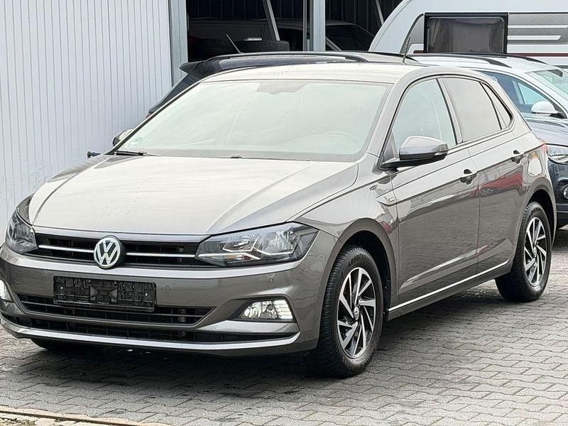 Grau Gebraucht 2018 VW Polo Join Limousine | 14.999 € (Fairer Preis) - Bild 1/4