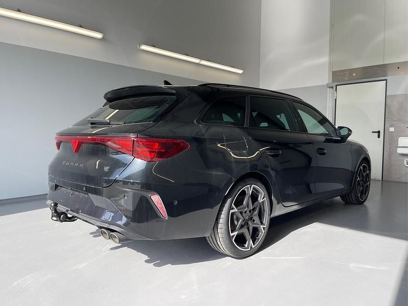 Neu Cupra Leon VZ3 333 PS (244 kW) 2025 [0e0e] midnight schwarz metallic [0e0e] midnight schwarz metallic Limousine