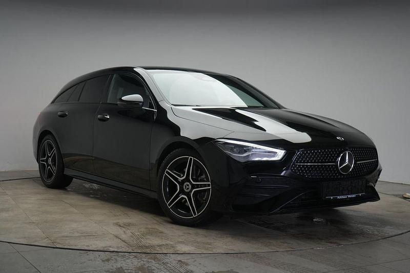 Schwarz Gebraucht 2025 Mercedes CLA200 Shooting Brake Advanced Kombi | 33.490 € (Fairer Preis) - Bild 1/4