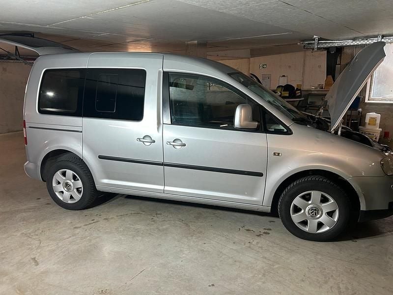 Silber Gebraucht 2008 VW Caddy Life Van / Kleinbus | 5.900 € (Fairer Preis) - Bild 1/4