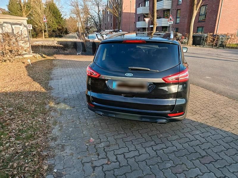 Gebraucht Ford S-MAX S 180 PS (132 kW) 2016 Schwarz Van / Kleinbus