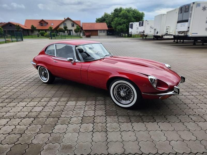 Second-hand Jaguar E-Type 268 CP (197 kW) 1971 Roșu
