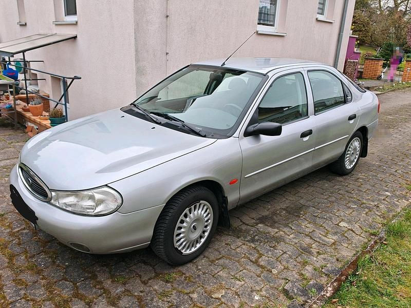 Gebraucht Ford Mondeo 115 PS (84 kW) 1999 Grau Limousine
