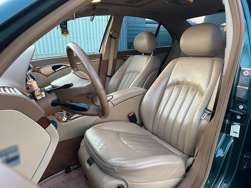 Usata Mercedes E320 224 CV (164 kW) 2007 Verde Berlina