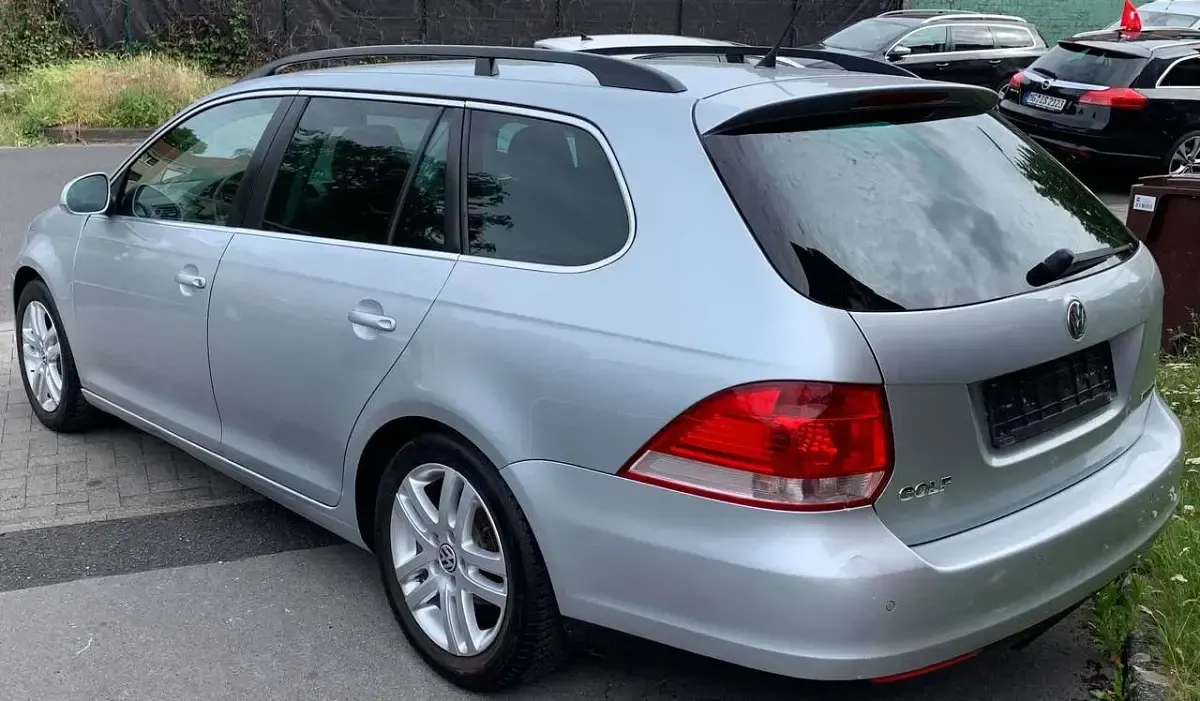 Gebraucht VW Golf VI Comfortline 105 PS (77 kW) 2009 Reflexsilber metallic Kleinwagen