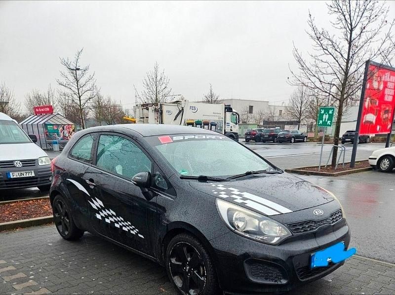 Schwarz Gebraucht 2012 Kia Rio Limousine | 3.600 € (Superpreis) - Bild 1/4