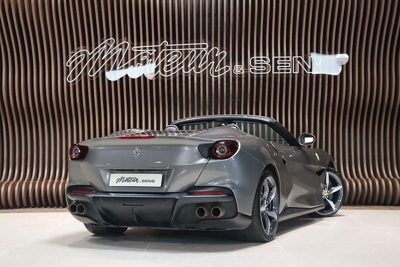 Second-hand Ferrari Portofino 620 CP (456 kW) 2025 Gri Cabrio