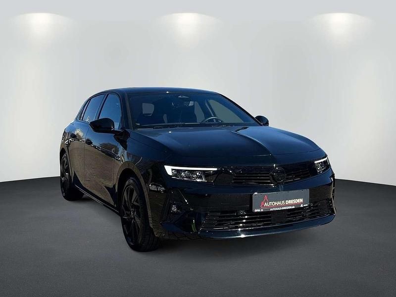 Gebraucht Opel Astra 131 PS (96 kW) 2024 Schwarz (metallic) Limousine